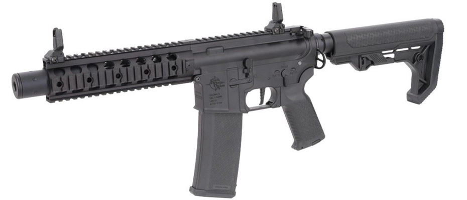 La replica elettrica rra sa e05 edge hal2 etu gen. 2 con light ops stock di specna arms, guarda che tecnologia